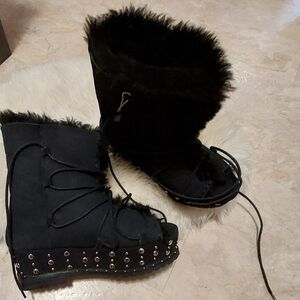 sheepskin moonboots size 38 bnwot
